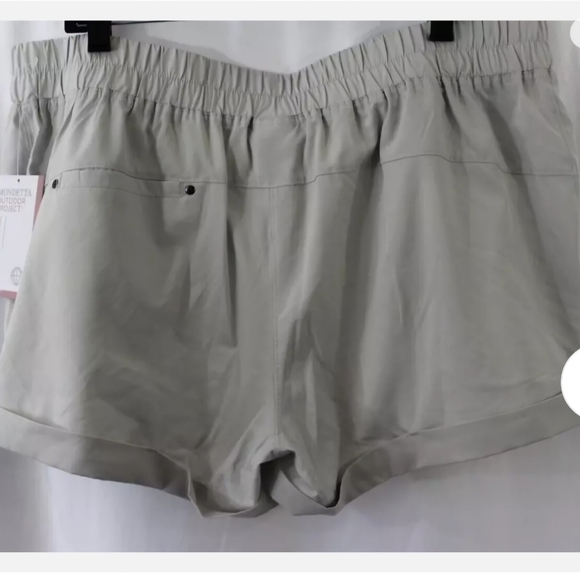 Mondetta outdoor project womens nwt xxl shorts - Picture 3 of 3